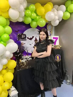 Wednesday рожден ден - игри, предизвикателства и забавления