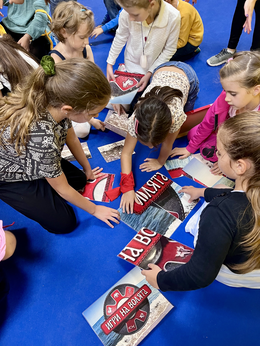 Деца в племена и състезателни игри