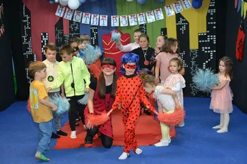 Тематична украса Калинката и Черният котарак парти