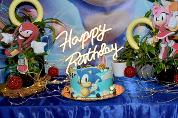 Sonic украса рожден ден София