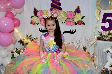 Еднорози рожден ден в детски парти клуб Елмо