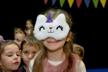 Момичешко парти с еднорози и дискотека в Елмо