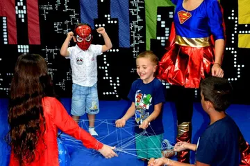 Игри и мисии със Спайдърмен и децата