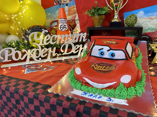 McQueen рожден ден в детски парти клуб Елмо