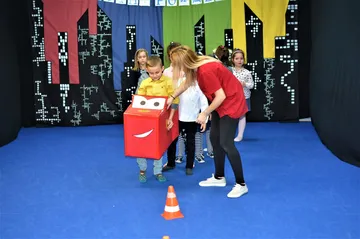 Колите тематична украса и писта за деца