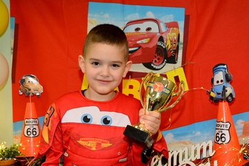 Колите тематична украса и писта за деца