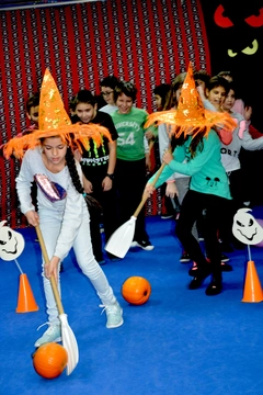 Halloween парти музика и танци