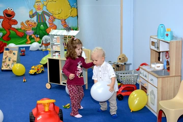 Първи рожден ден 0–3 години в Елмо