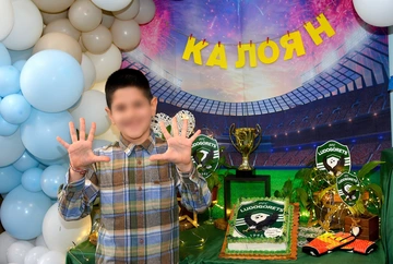 Футболно парти с торта и украса на футболен отбор за детски рожден ден в клуб Елмо, София.
